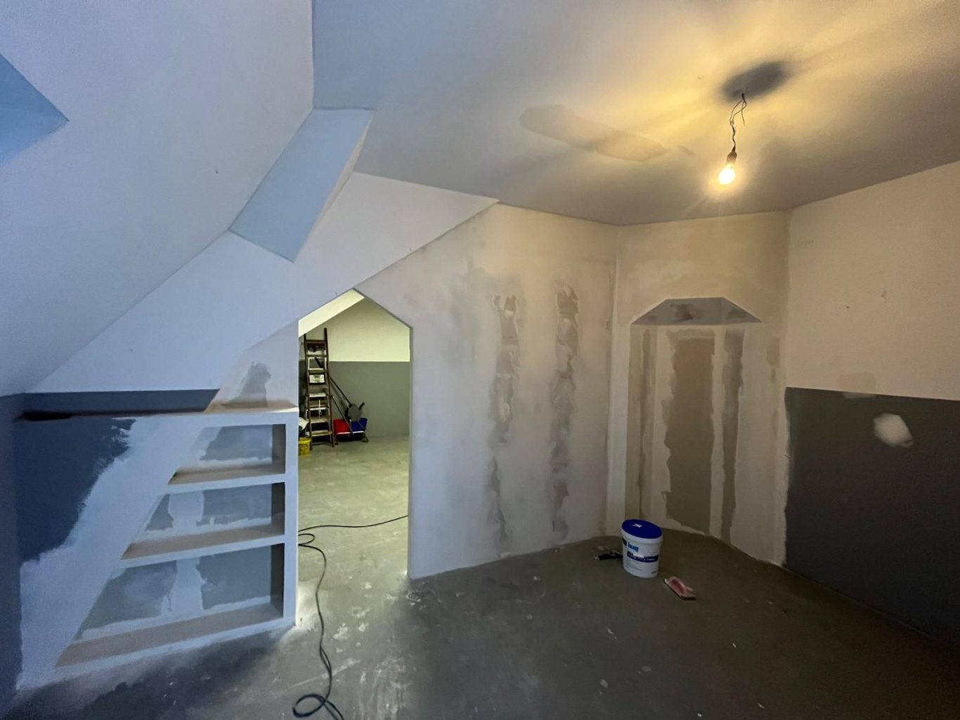 Spachtel- und Schleifarbeit Spachtel- und Schleifarbeit